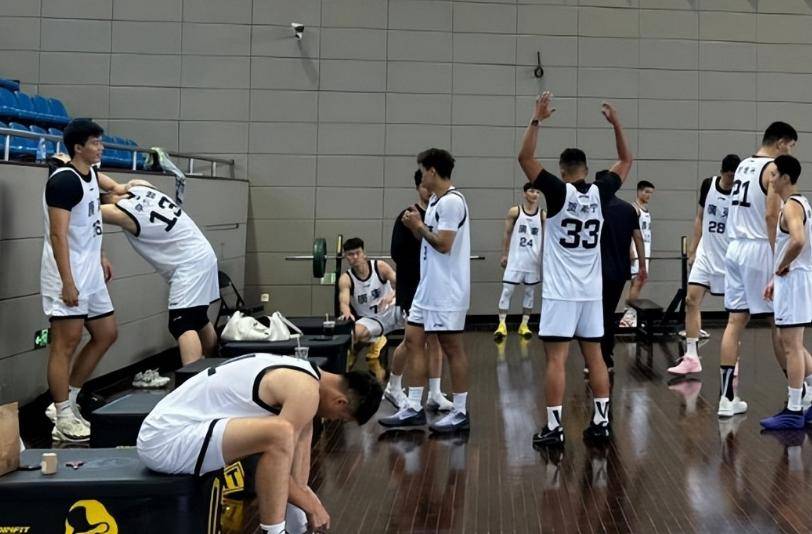 kaiyun-赛前拉齐奥备战CBA常规赛，状态回暖细节曝光，悬念犹存，心理建设被强调(女子链球决赛比赛规则)