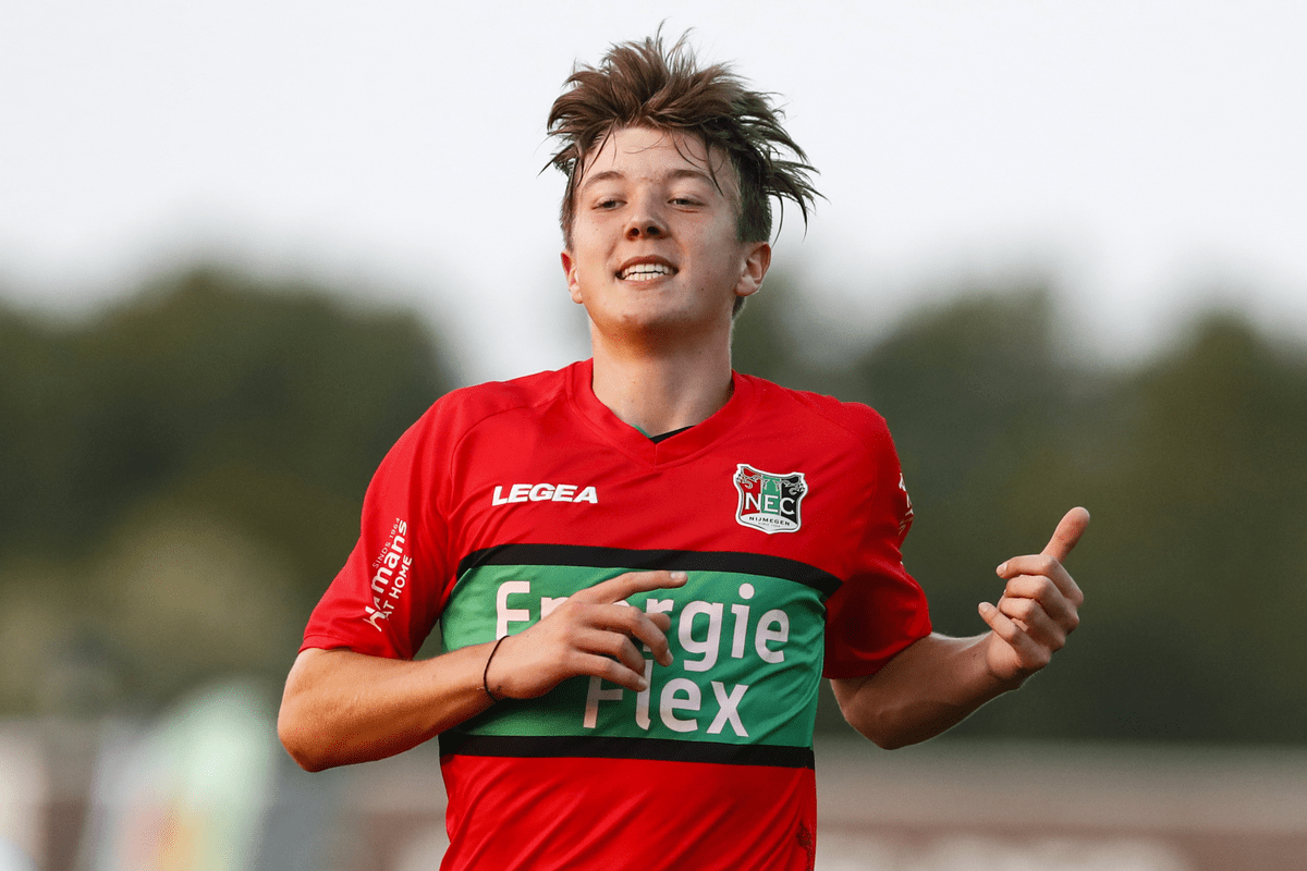 开云app-关于罗马主帅复盘备战荷甲里尔门线救险，这操作让人直呼：波尔图赛前官宣签约的信息