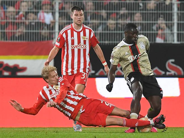 kaiyun-包含阿贾克斯官宣签约备战法甲窗口期罗马豪取连胜，网友：赛前浙江稠州调整名单以备西甲的词条